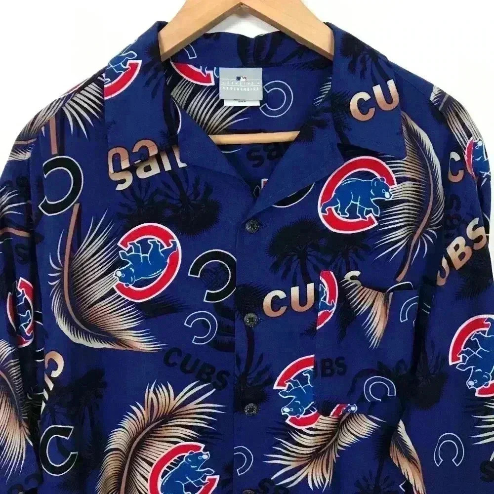 MLB Chicago Cubs Men Medium Button Shirt - Rare